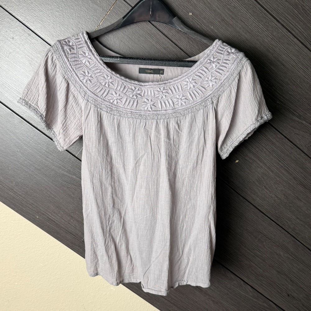 THML Women's Embroidered Peasant Blouse XS Gray Boho Short Sleeve Crochet